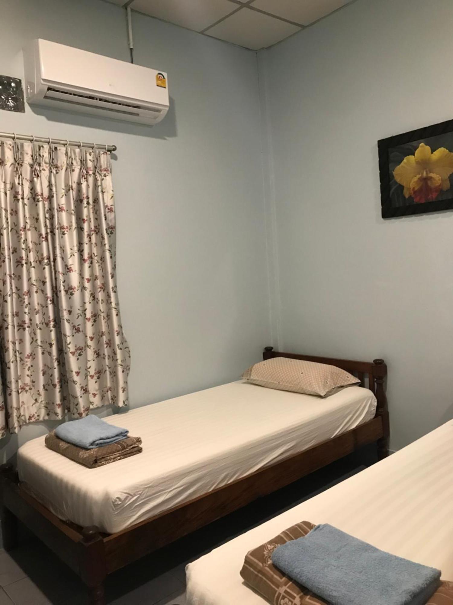 Vitoonguesthouse2Fanrooms & Aircondition Sukhothai Luaran gambar