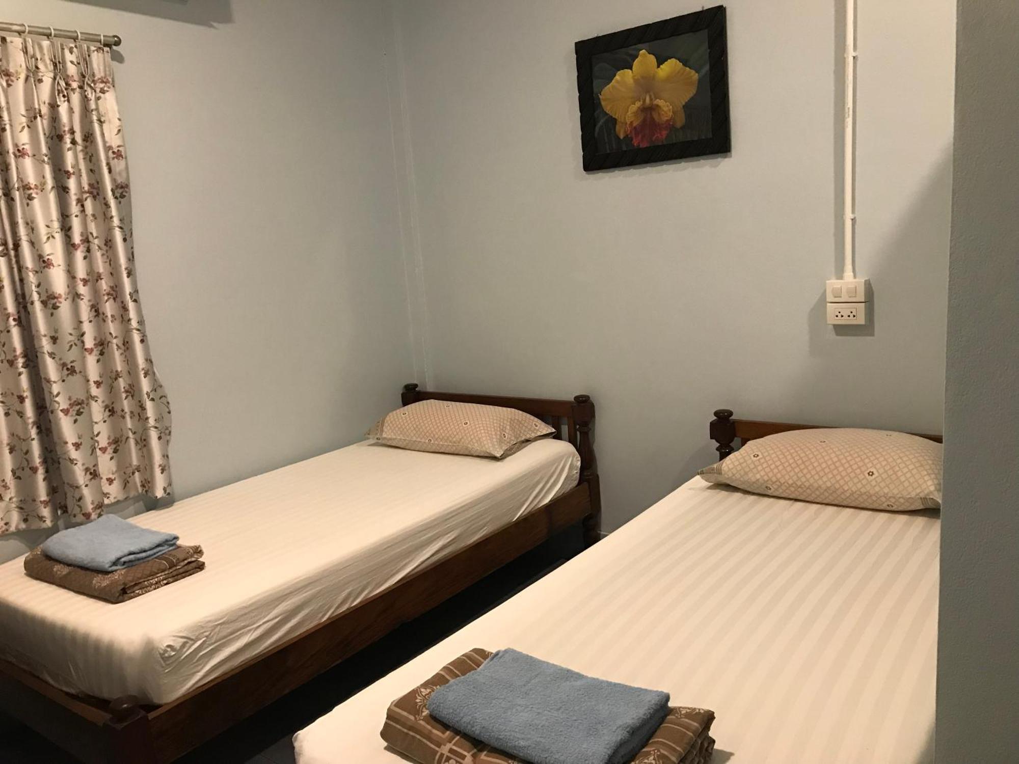 Vitoonguesthouse2Fanrooms & Aircondition Sukhothai Luaran gambar