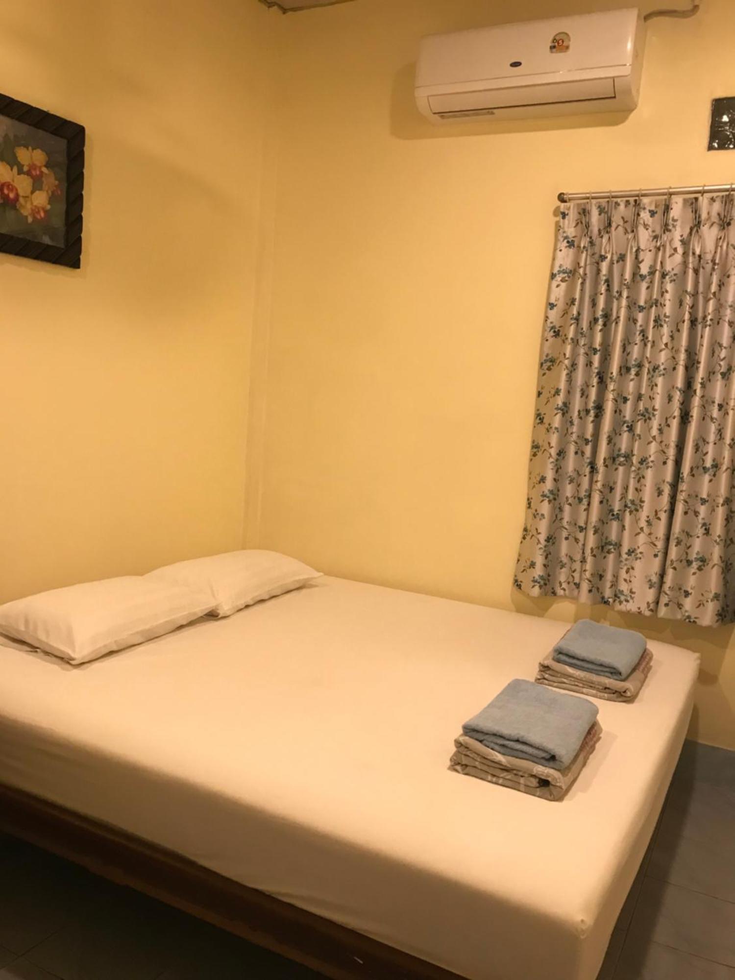Vitoonguesthouse2Fanrooms & Aircondition Sukhothai Luaran gambar