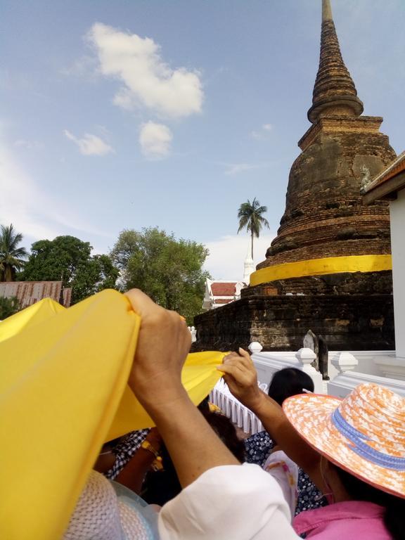 Vitoonguesthouse2Fanrooms & Aircondition Sukhothai Luaran gambar